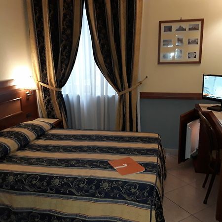 Hotel Ristorante La Piana Telese Eksteriør billede