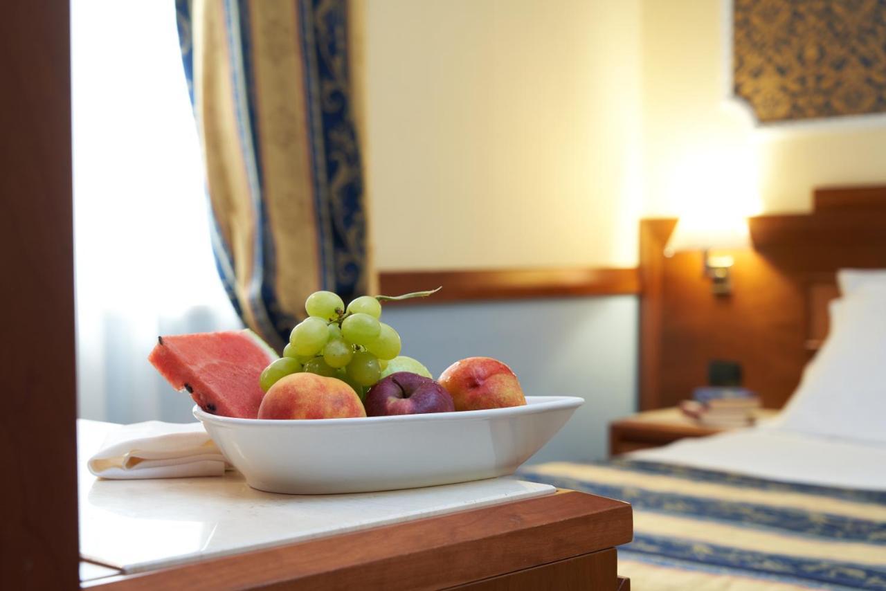 Hotel Ristorante La Piana Telese Eksteriør billede