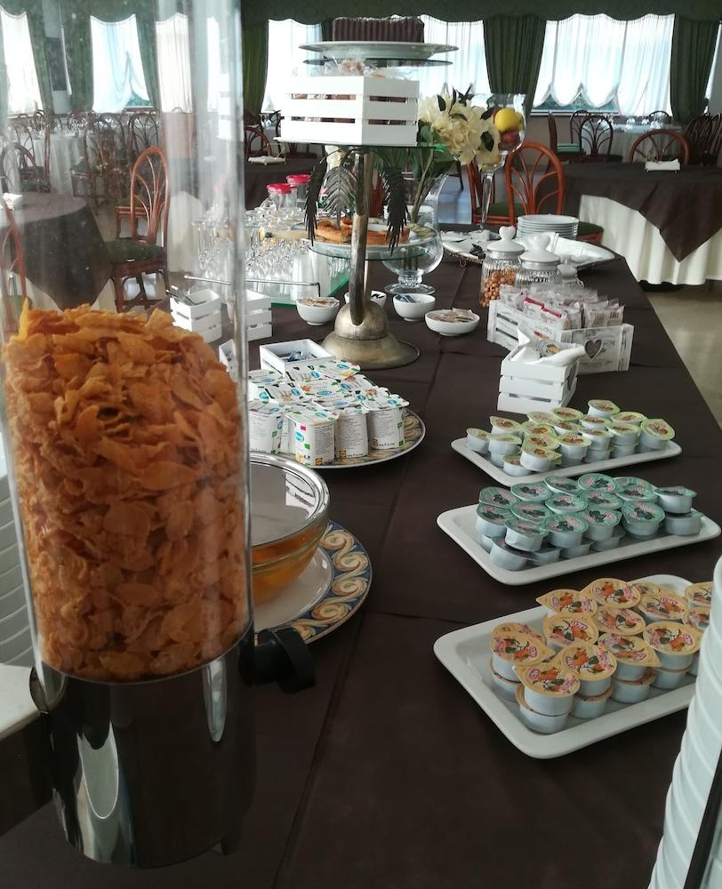 Hotel Ristorante La Piana Telese Eksteriør billede