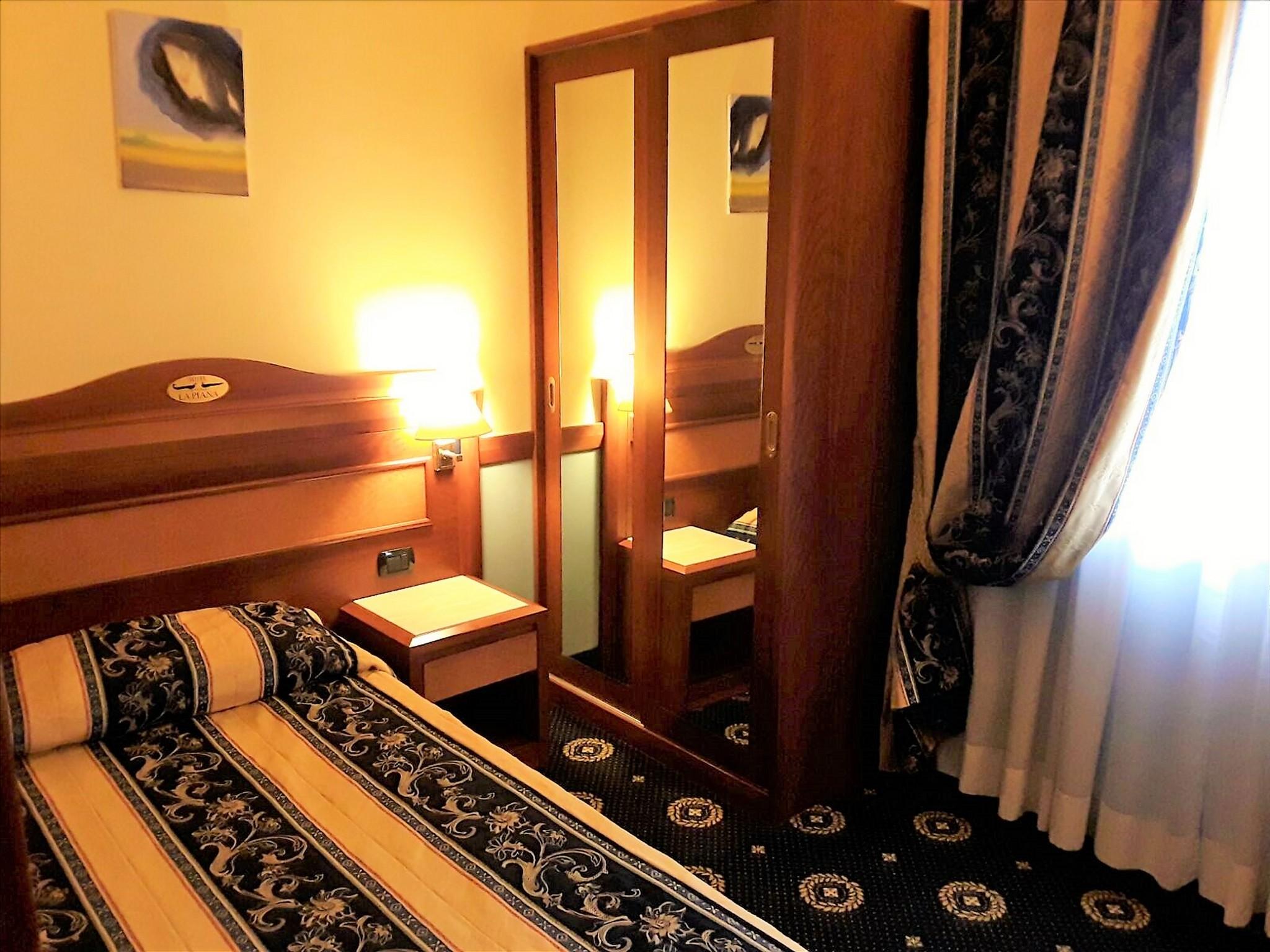 Hotel Ristorante La Piana Telese Eksteriør billede