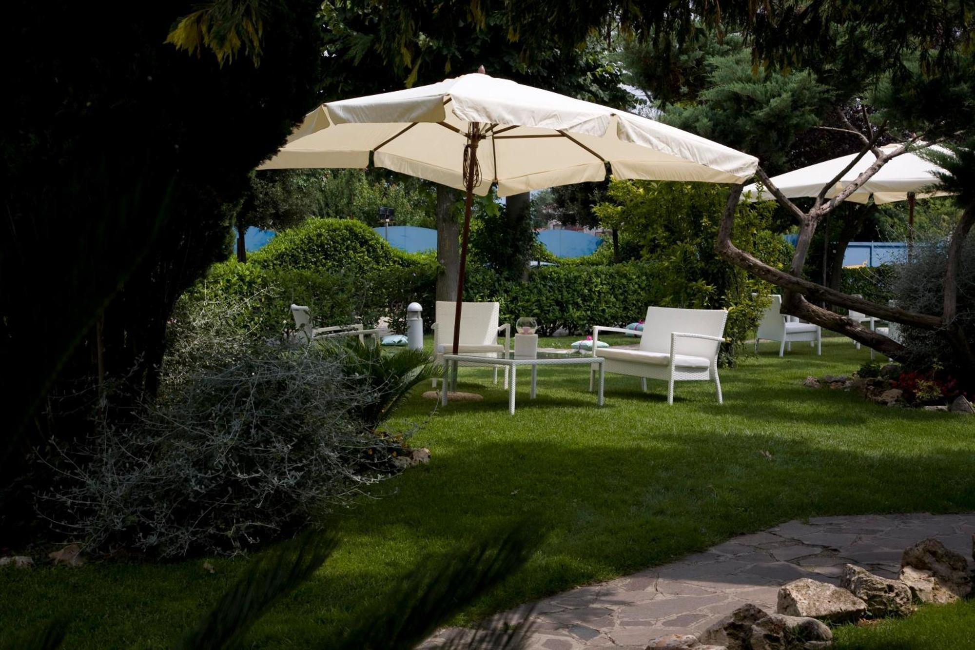 Hotel Ristorante La Piana Telese Eksteriør billede