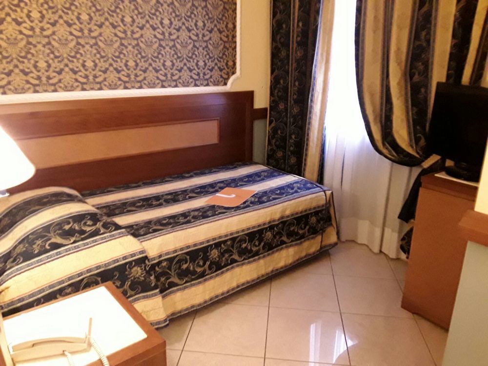 Hotel Ristorante La Piana Telese Eksteriør billede